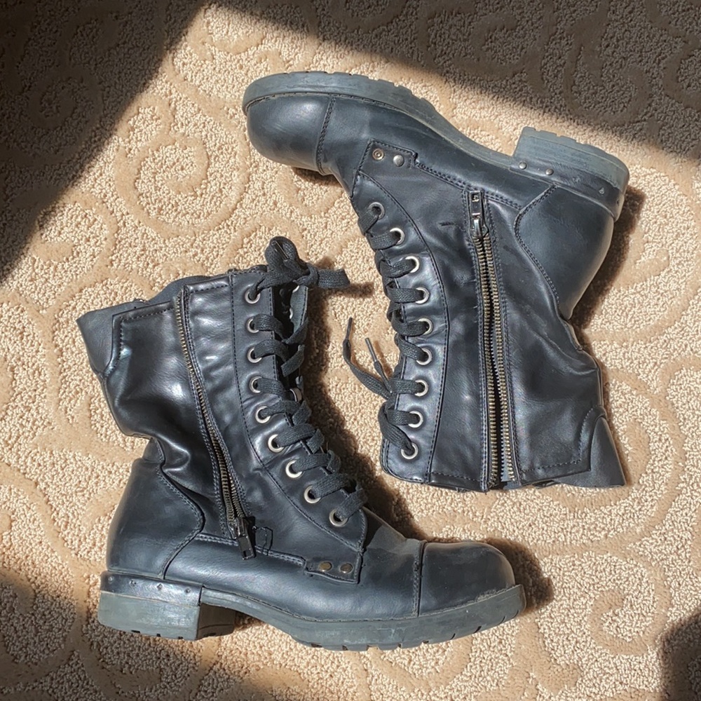 Size 8 black combat boots lace up & zip up